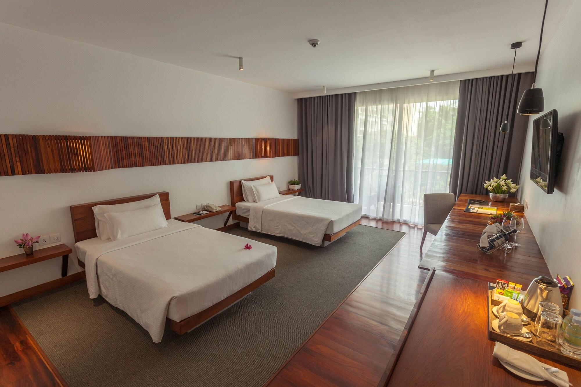 Hotel Somadevi 5*